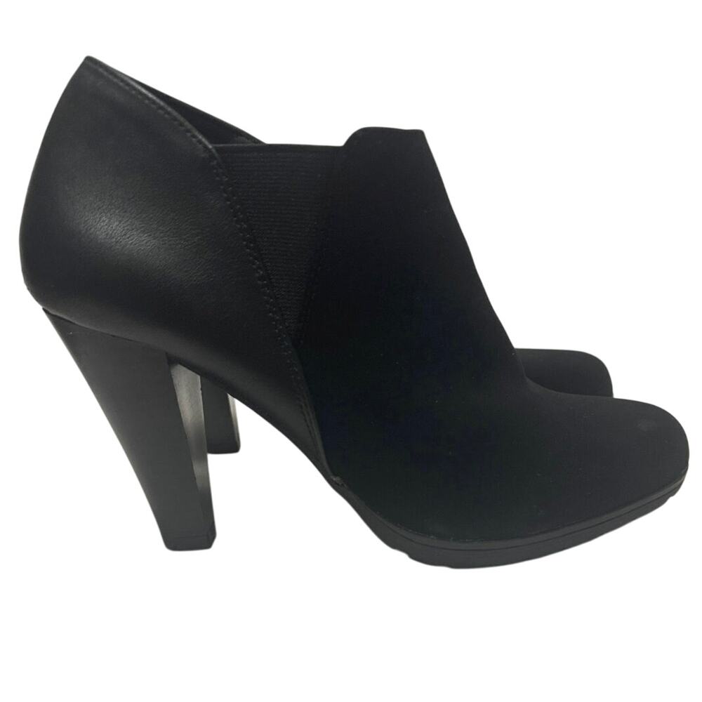 White Mountain sweet pea women’s suede ankle booties size 7.5 only tried on once - Picture 1 of 12